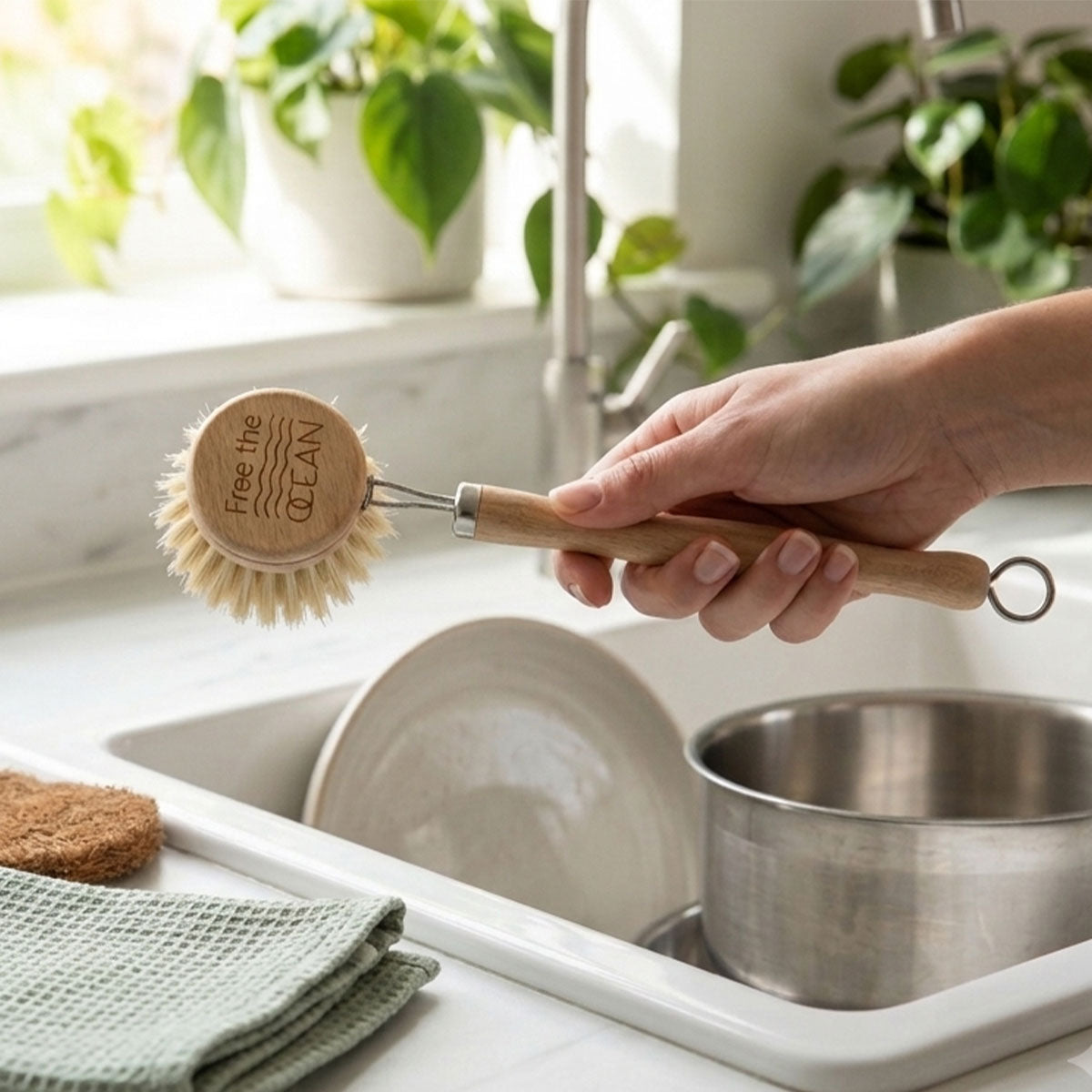 FTO Bamboo Dish Brush
